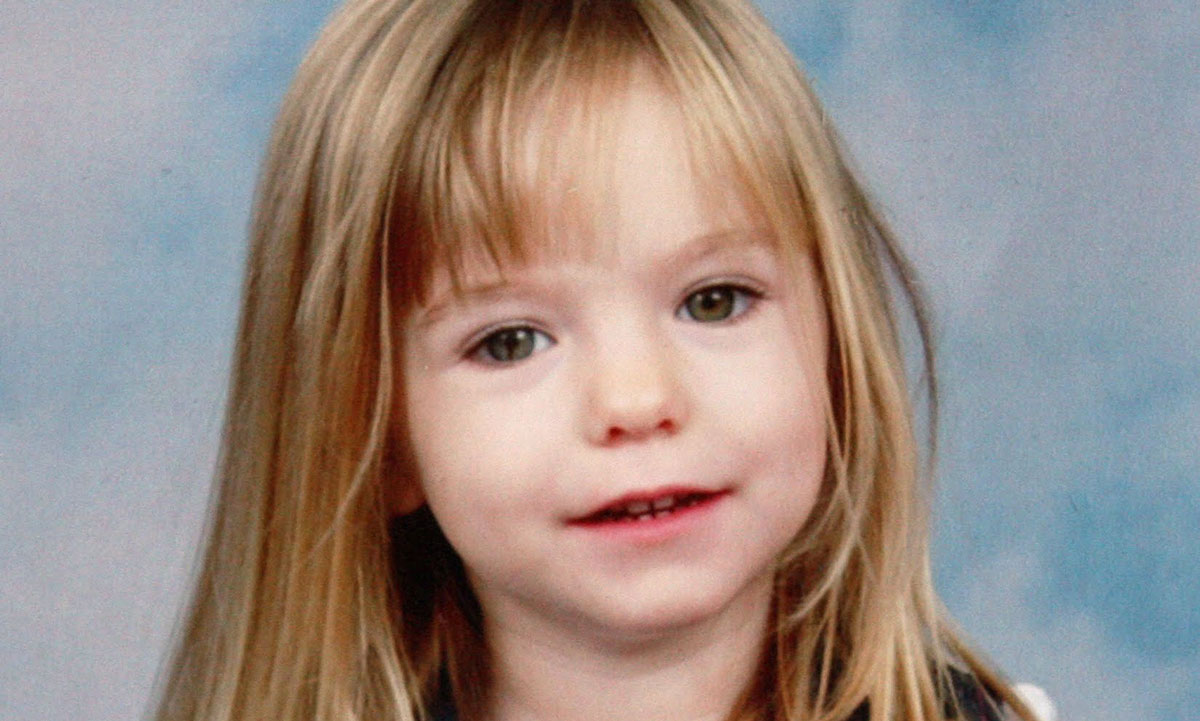 Madeleine McCann’in gözünün içindeki doğum lekesi (coloboma) ayırt edici bir özellik. Bu yüzden dünyanın çeşitli yerlerindeki insanlar benzer görünümdeki çocukları gördükleri zaman onu bulduklarını sanarak yetkililere başvurdular.