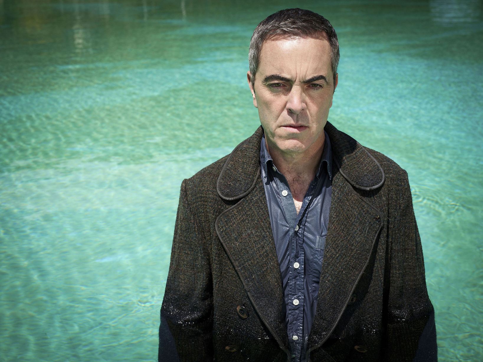 Olayın kurbanı, Ollie’nin babası olan, James Nesbitt’in canlandırdığı Tony Hughes bile oldukça kusurlu.