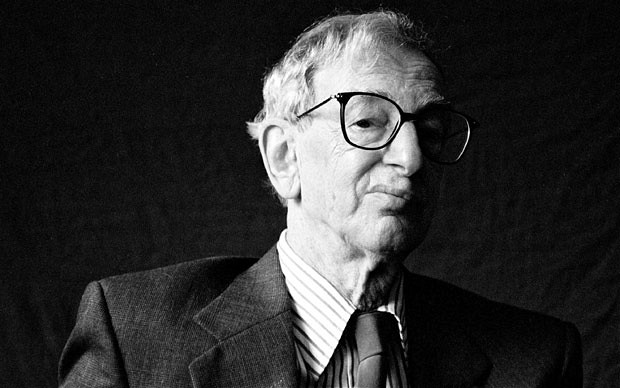 Mr. Hobsbawm kütüphanemin kıymetli bir parçası.