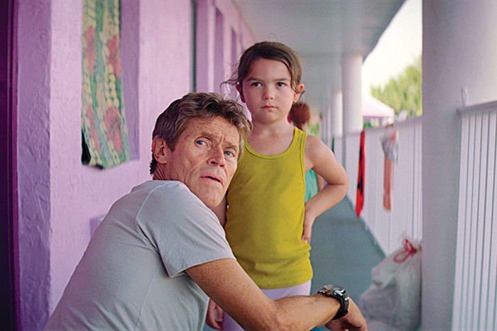 The Florida Project'te Willem Dafoe ve Brooklynn Prince.