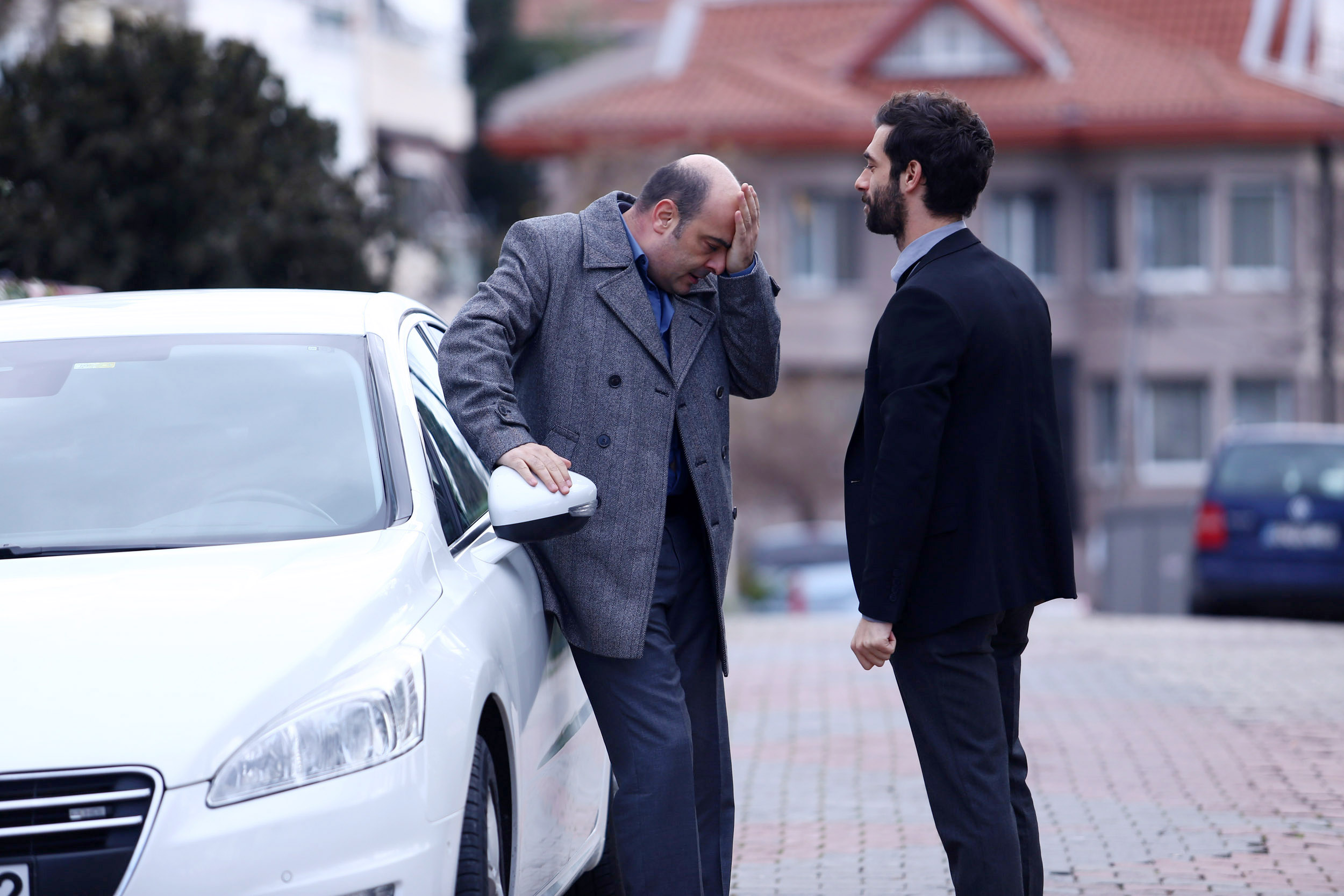 1)	Poyraz, dertlerini başından atsın, daha çok çektirecek Mümtaz’a.