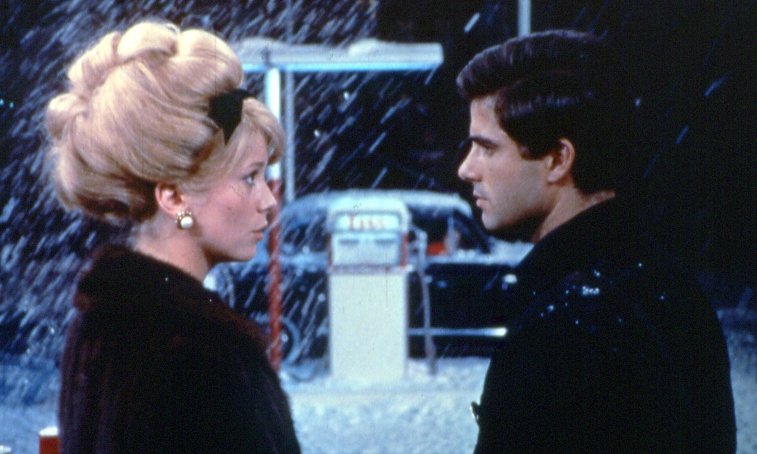 Les Paraplouis de Cherbourg (1964) Catherine Deneuve, Nino Castelnuovo. Yönetmen Jacques Demy.