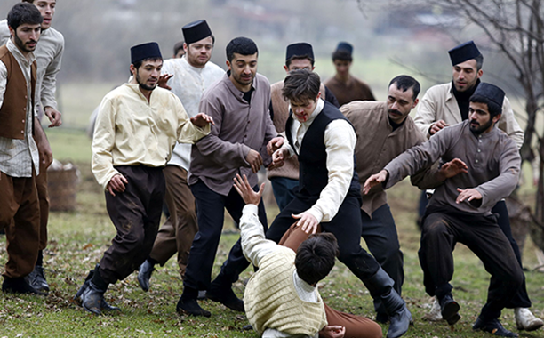 “Ekim Devrimi” sürecini etkileri Kırım’da da kendisini gösteriyor elbet. Kanı deli Osman’ın işi ise bu fevrilikle çok zor.